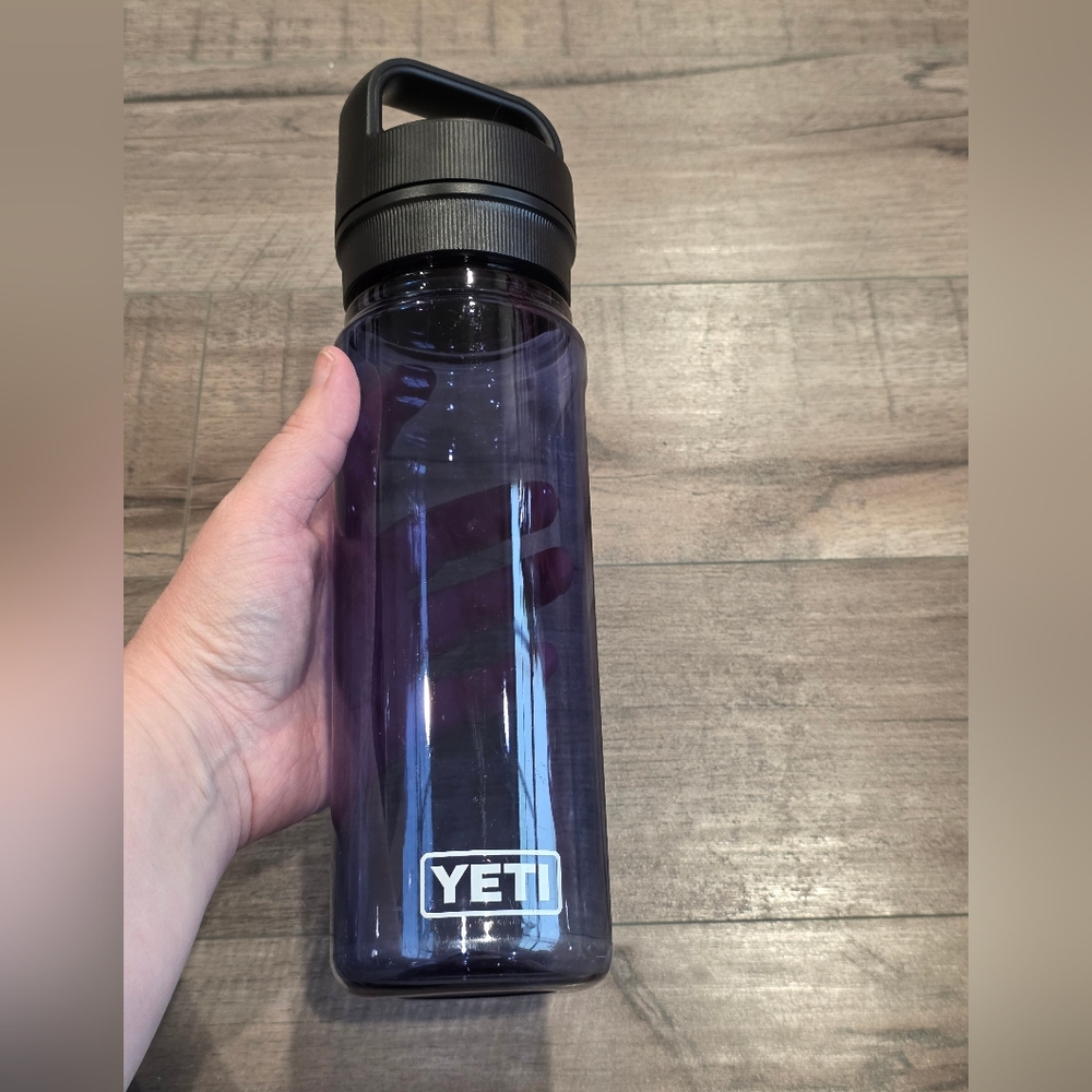 Yeti Navy Clear Water Bottle 25oz Chug Top Spin Top